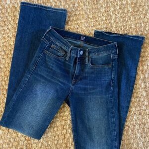 GAP Dark Wash Denim Jeans – Size 26 Short – Bootcut – Like New